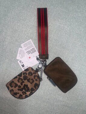 Lululemon Dual Pouch Wristlet Leopard, NWT, 💯 Authentic